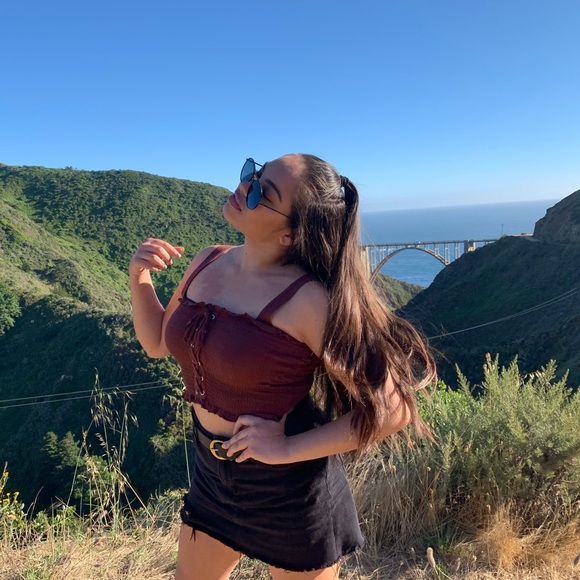 Meet your Posher, Danielle - Picture 1 of 1